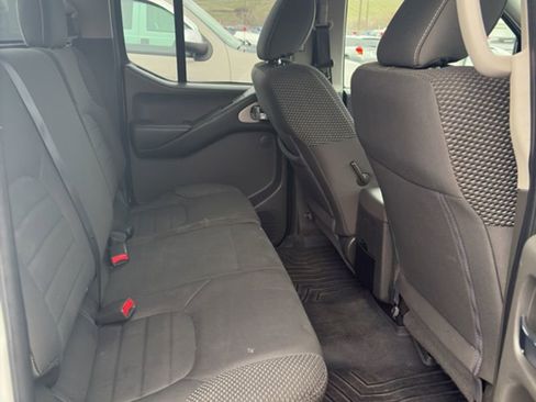 Used 2018 Nissan Frontier PRO-4X image 10