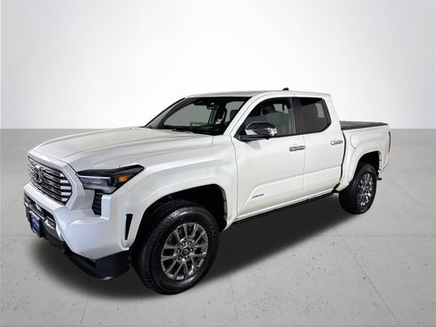 Used 2024 Toyota Tacoma Limited w/ Limited Package (LT) image 2