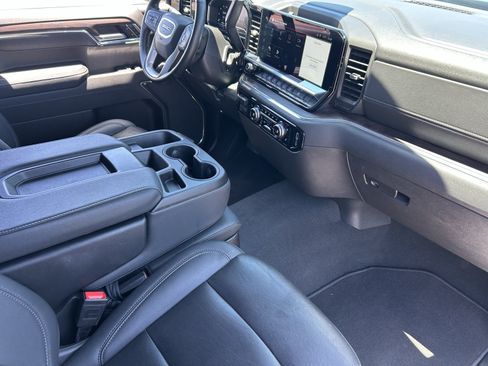 Certified 2025 GMC Sierra 1500 SLT RWD image 12
