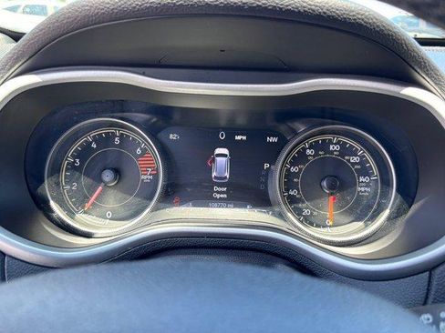 Used 2018 Jeep Cherokee Limited FWD image 24