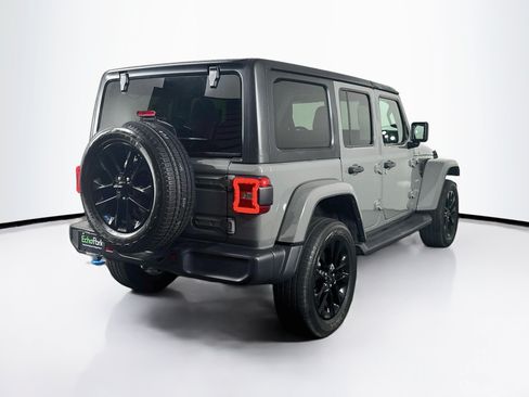 Used 2023 Jeep Wrangler Unlimited Sahara AWD/4WD image 9