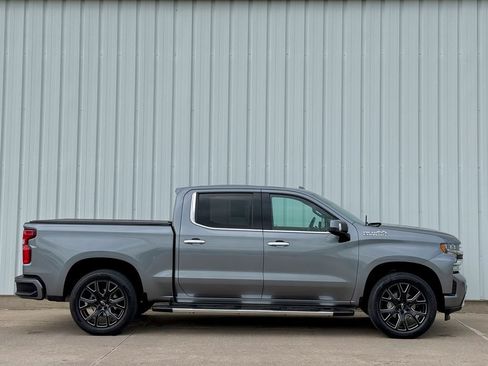 Used 2021 Chevrolet Silverado 1500 High Country w/ Technology Package AWD/4WD image 7