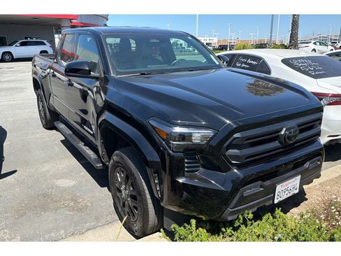 Used 2025 Toyota Tacoma SR5 RWD image 2