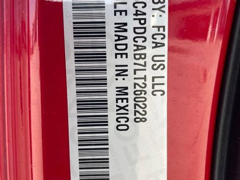 Used 2020 Dodge Journey SE w/ SE Popular Equipment Group FWD image 33