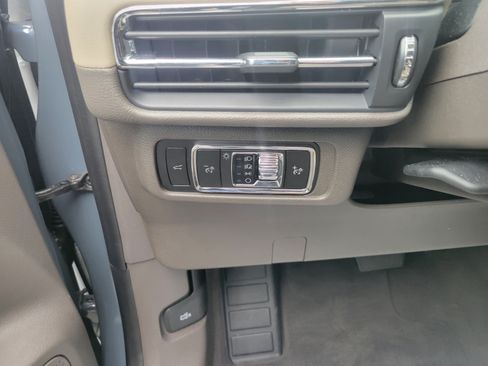 Certified 2024 Lincoln Corsair FWD image 15