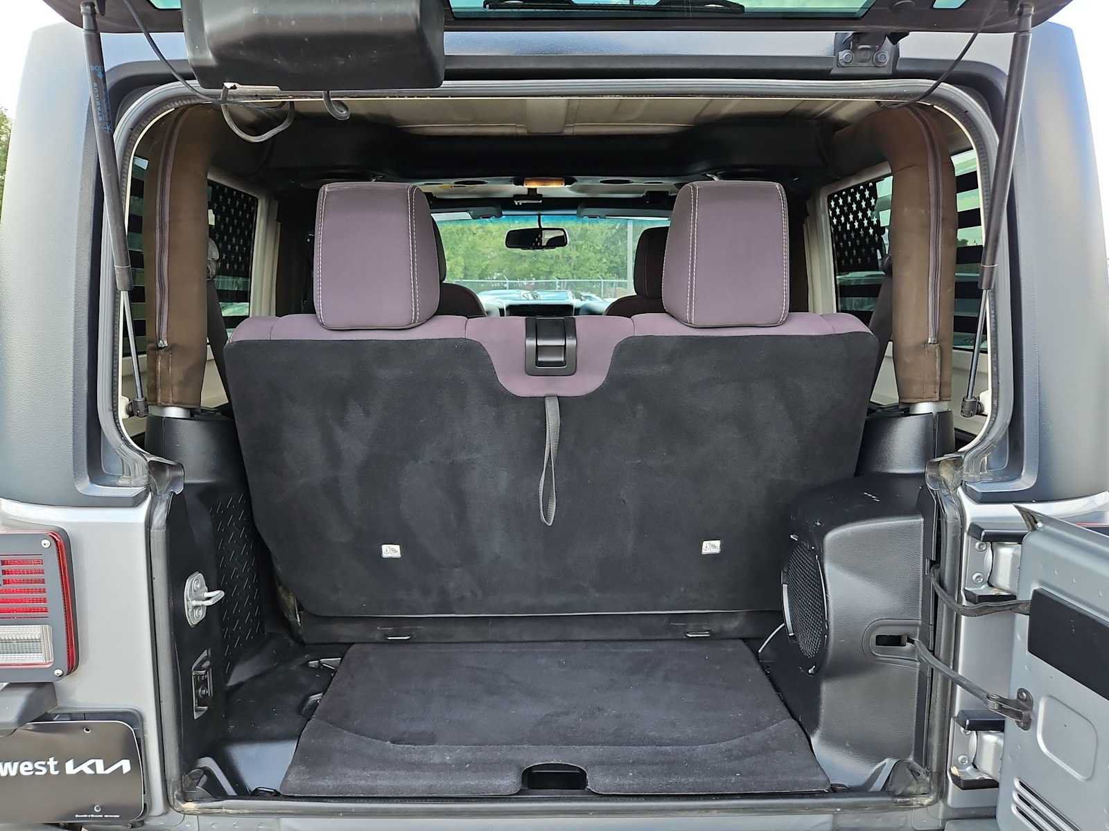 Used 2013 Jeep Wrangler Rubicon w/ PWR Convenience Group AWD/4WD image 31