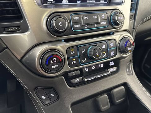 Used 2019 Chevrolet Suburban LT w/ Luxury Package AWD/4WD image 23