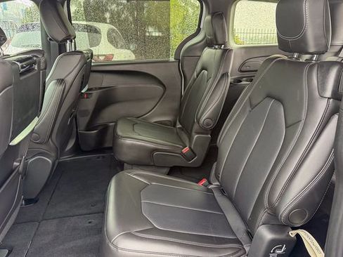 New 2026 Chrysler Pacifica Select image 23