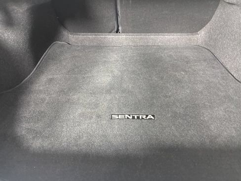Used 2025 Nissan Sentra SR FWD image 22