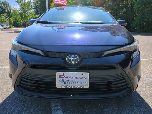 Used 2024 Toyota Corolla LE AWD/4WD image 9