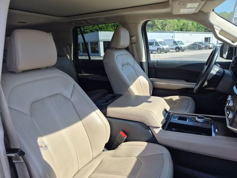 Used 2024 Ford Expedition Max Limited RWD image 35