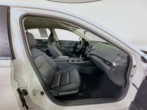 Used 2024 Nissan Altima 2.5 S image 31