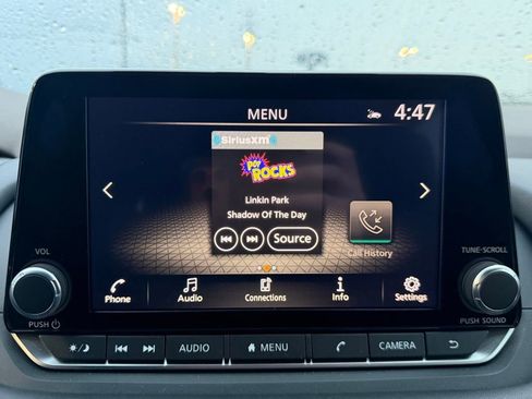 Used 2023 Nissan Rogue SV image 25