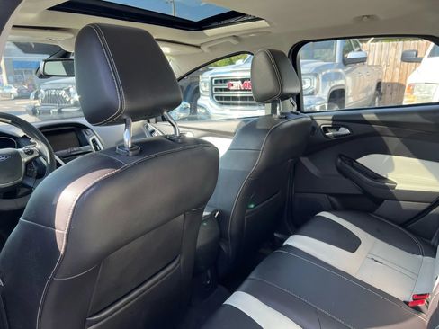 Used 2012 Ford Focus Titanium image 10