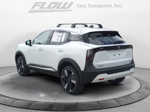 New 2026 Nissan Kicks SR w/ Cold Weather Package FWD image 5