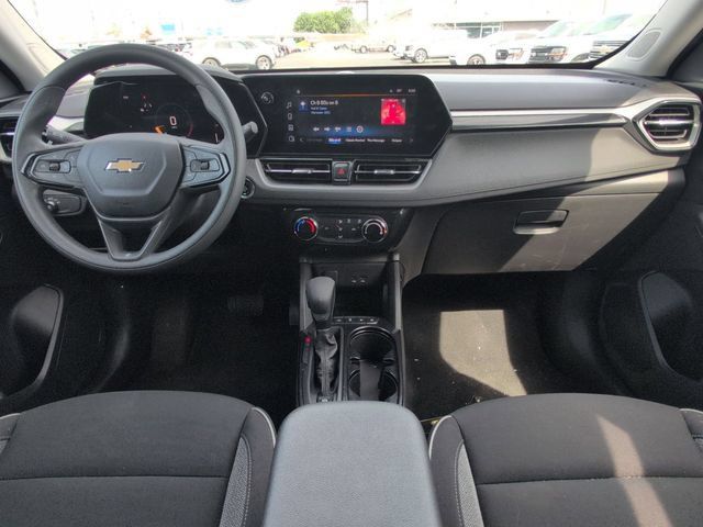 Used 2025 Chevrolet TrailBlazer LT w/ Driver Confidence Package FWD image 16