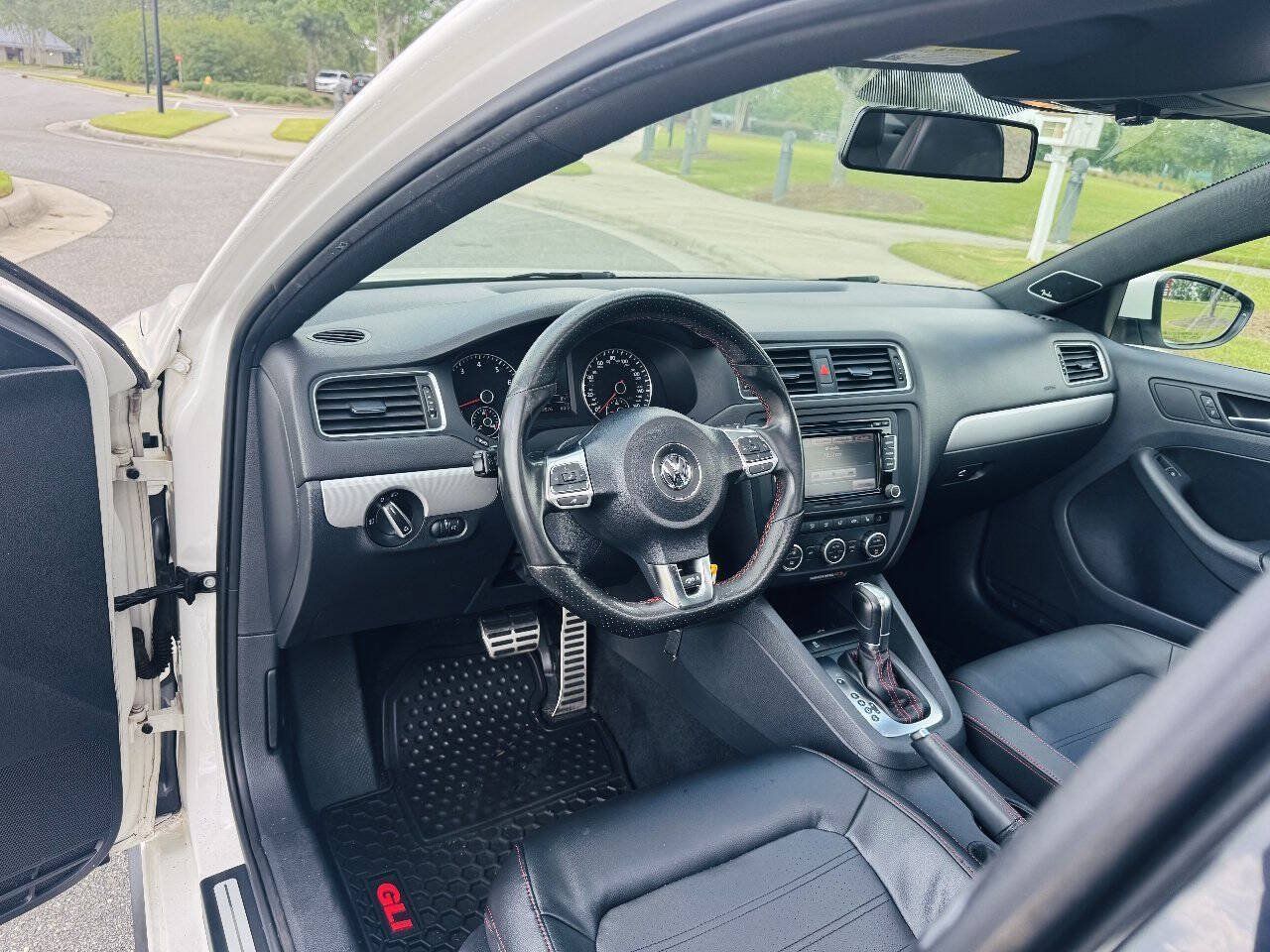 Used 2013 Volkswagen Jetta GLI Autobahn FWD image 15