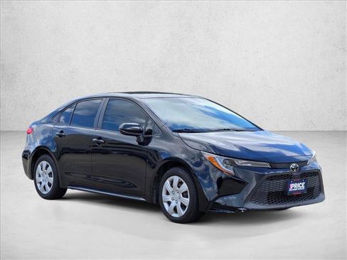 Used 2021 Toyota Corolla LE FWD image 3