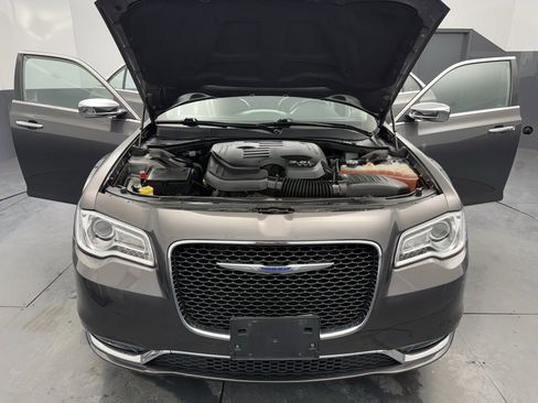 Used 2019 Chrysler 300 Limited image 15
