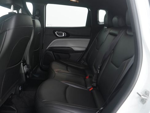 Used 2024 Jeep Compass Limited image 15