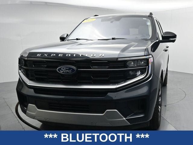 Used 2025 Ford Expedition Platinum w/ Driver's Package AWD/4WD image 3