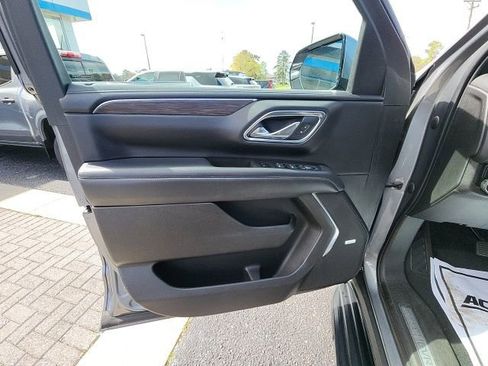 Used 2021 Chevrolet Suburban LT w/ LT Signature Package image 24