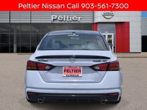 New 2026 Nissan Altima 2.5 SR w/ SR Midnight Edition Package FWD image 4
