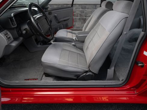 Used 1993 Ford Mustang Cobra RWD image 28