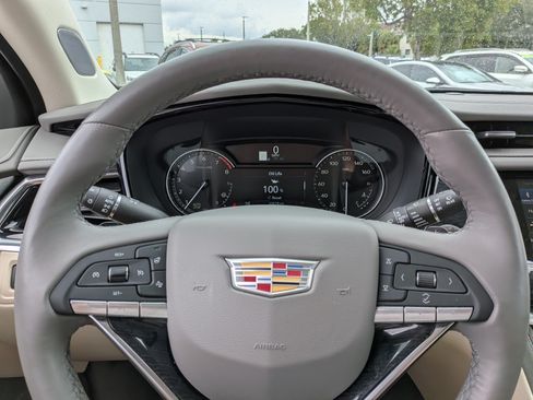 Used 2024 Cadillac XT6 Premium Luxury FWD image 26