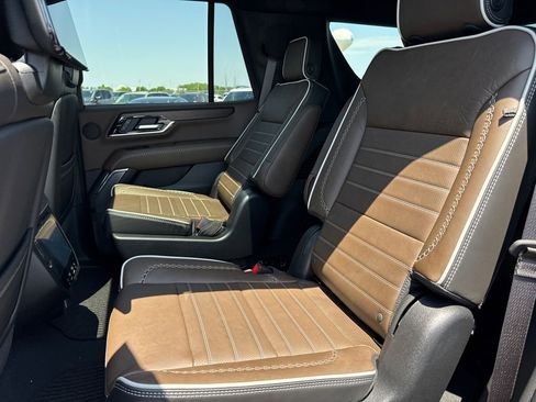 New 2026 GMC Yukon Denali Ultimate AWD/4WD image 30