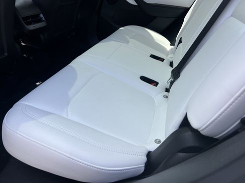 Used 2022 Tesla Model Y Performance image 30