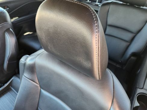 Used 2022 Honda Pilot Touring image 6