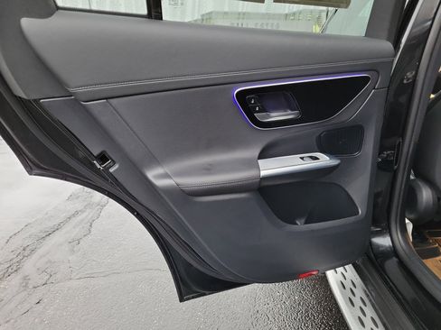 Used 2023 Mercedes-Benz GLC 300 4MATIC image 10