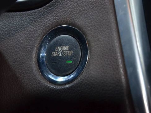 Used 2016 Cadillac SRX Luxury w/ Driver Awareness Package image 19