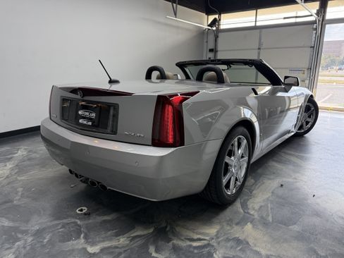 Used 2008 Cadillac XLR RWD image 2