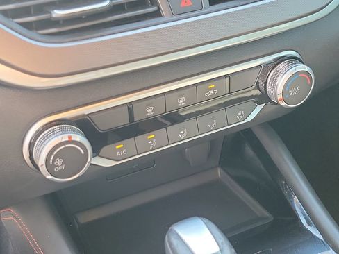 Certified 2024 Nissan Altima 2.5 SR FWD image 26