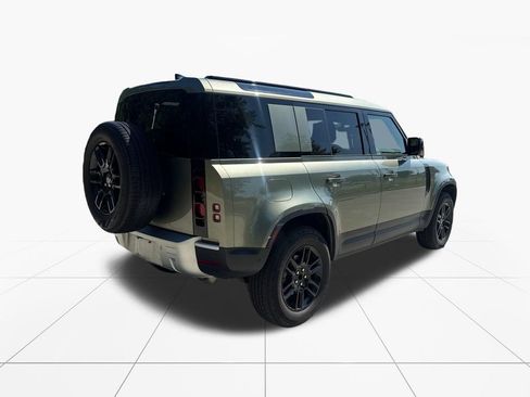 Used 2025 Land Rover Defender 110 S AWD/4WD image 8