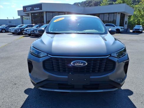 Used 2024 Ford Escape Active AWD/4WD image 2