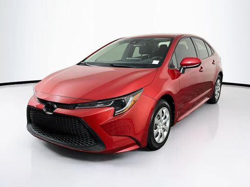 Used 2021 Toyota Corolla LE FWD image 3