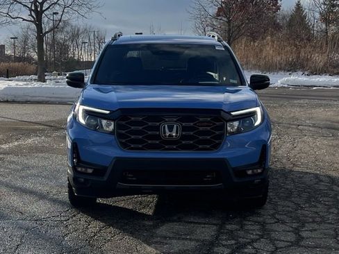 Certified 2025 Honda Passport TrailSport image 2