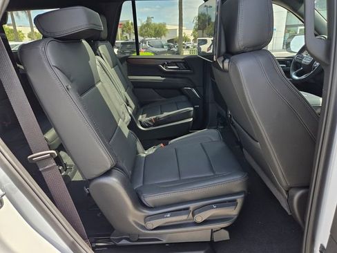 New 2026 GMC Yukon Denali w/ Denali Reserve Package AWD/4WD image 17