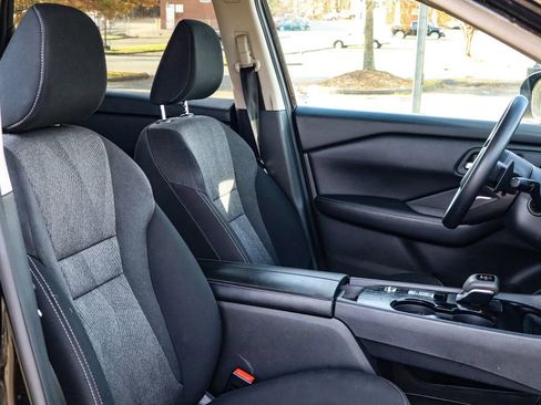 Used 2024 Nissan Rogue SV image 15