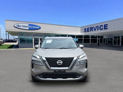 Used 2021 Nissan Rogue Platinum AWD/4WD image 3