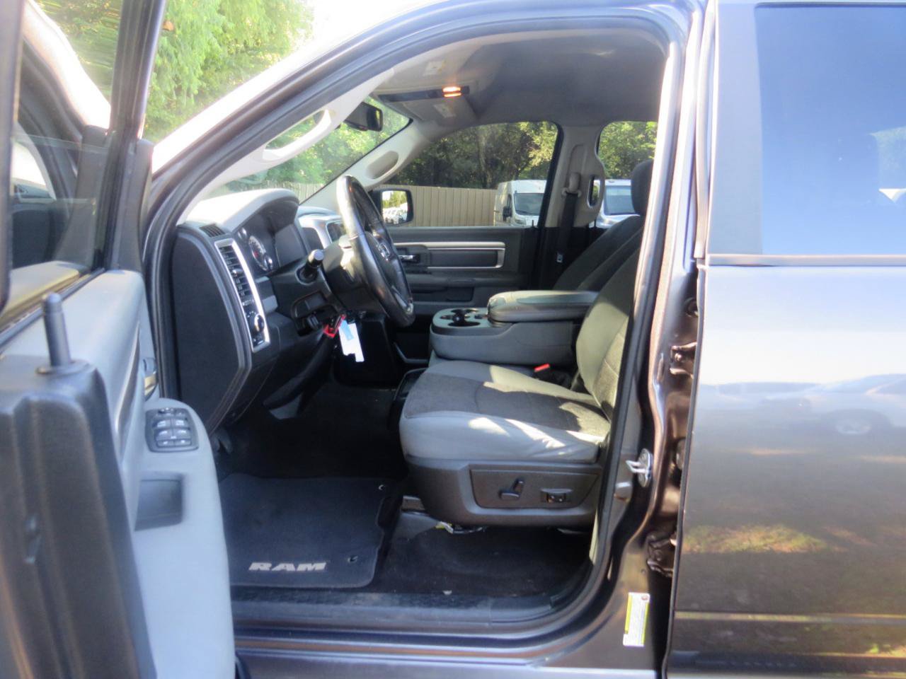 Used 2017 RAM 1500 Big Horn AWD/4WD image 14