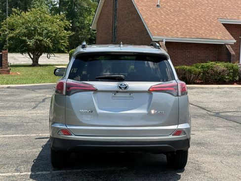 Used 2018 Toyota RAV4 LE w/ All Weather Liner Package AWD/4WD image 4