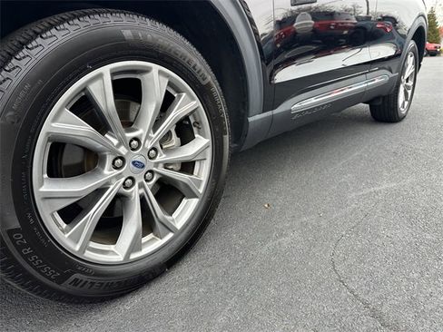 Certified 2022 Ford Explorer XLT w/ Equipment Group 202A image 12