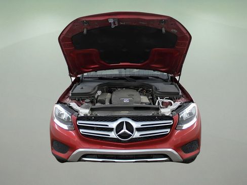 Used 2019 Mercedes-Benz GLC 300 4MATIC image 32
