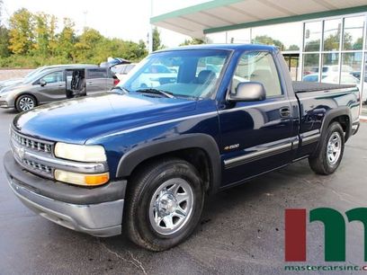 Used 2000 Chevrolet Silverado 1500 2WD Regular Cab w/ Exterior Appearance Pkg
