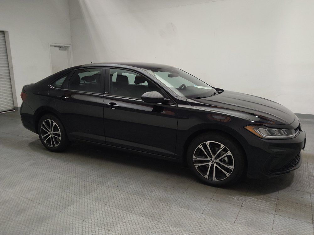 Used 2025 Volkswagen Jetta Sport FWD image 11