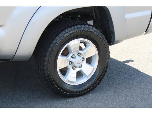 Used 2015 Toyota Tacoma 4x4 Double Cab w/ TRD Sport Package image 6